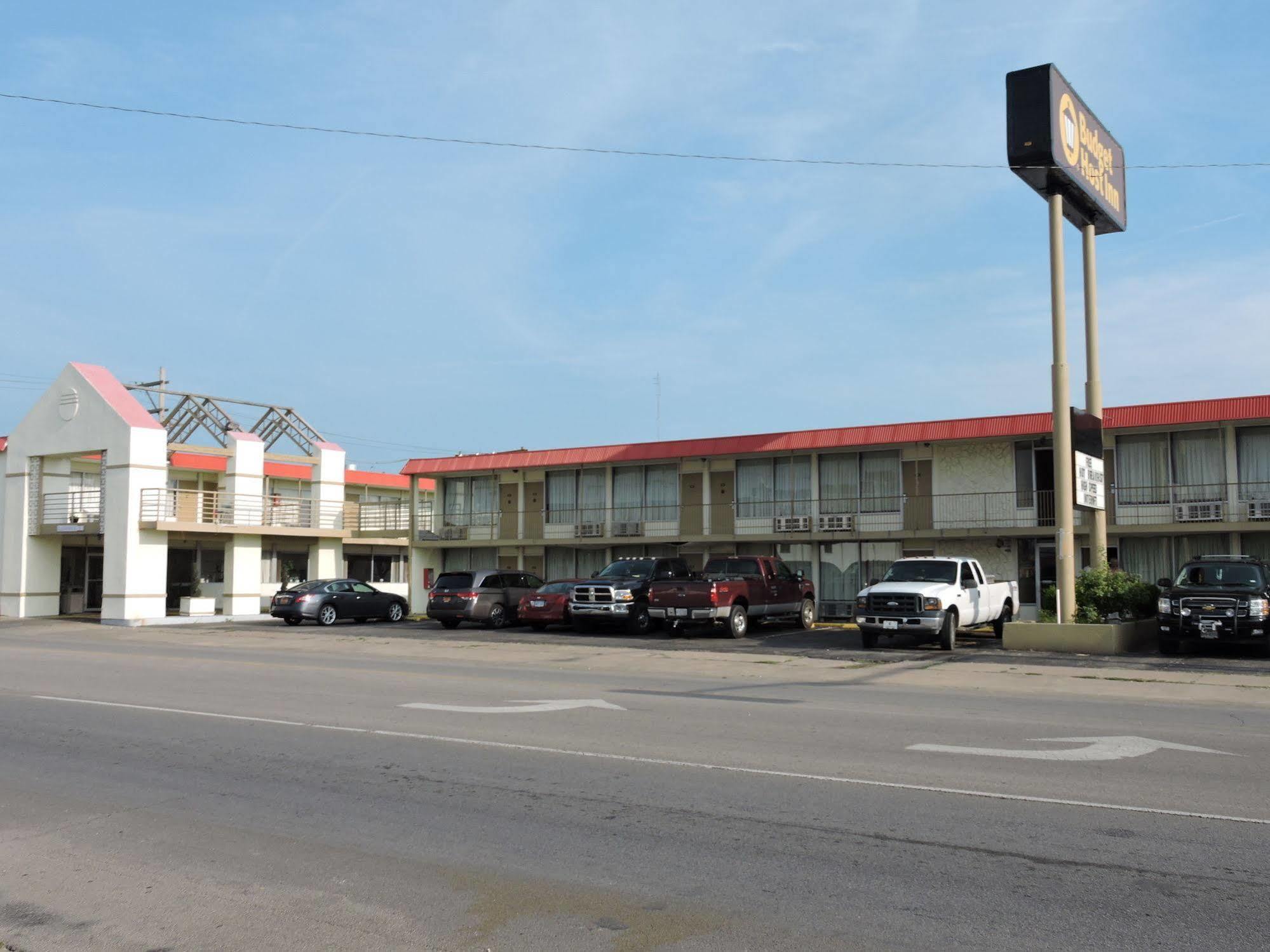 OYO Hotel Hutchinson KS West 4th Ave Exterior foto